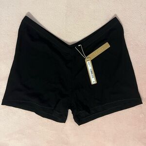 NWT SKIMS soft lounge v-waist short size XL color onyx (black)